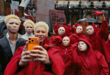 Direkam 8 iPhone 17 Pro Sekaligus, Video Klip 360 Apple Ini Bikin Melongo