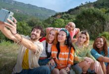 Gen Z Makin Jatuh Cinta Pada Foto Fisik, Instax WIDE 400 JET BLACK Tampil Lebih Menggoda