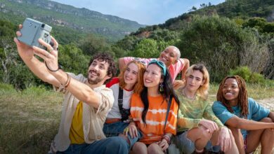 Gen Z Makin Jatuh Cinta Pada Foto Fisik, Instax WIDE 400 JET BLACK Tampil Lebih Menggoda