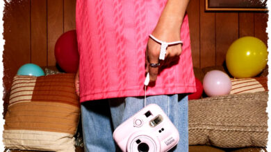 instax Mini 13 Hadir Dengan Self-Timer Ganda, Selfie Instan Tanpa Guncangan Kini Lebih Mudah