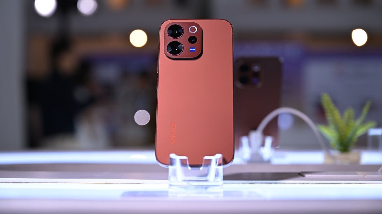 vivo V70 12/512GB Resmi Hadir, Rp10,9 Juta untuk Konser Tanpa Takut Habis Storage